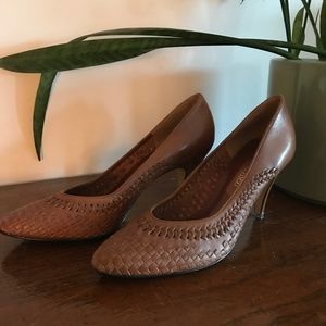 Calico Vintage Woven Leather Pumps